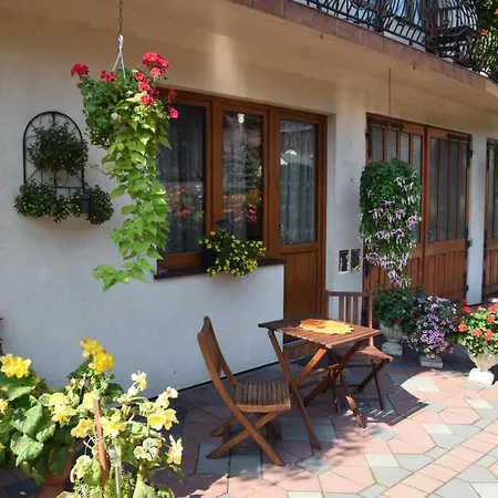 Pieniny, Centrum Szczawnicy Rum i privatbostad Szczawnica