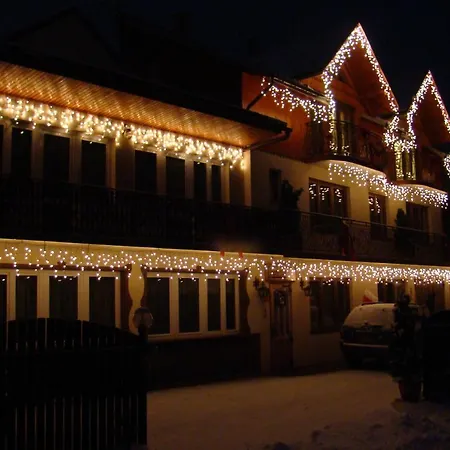 Pieniny, Centrum Szczawnicy Rum i privatbostad *